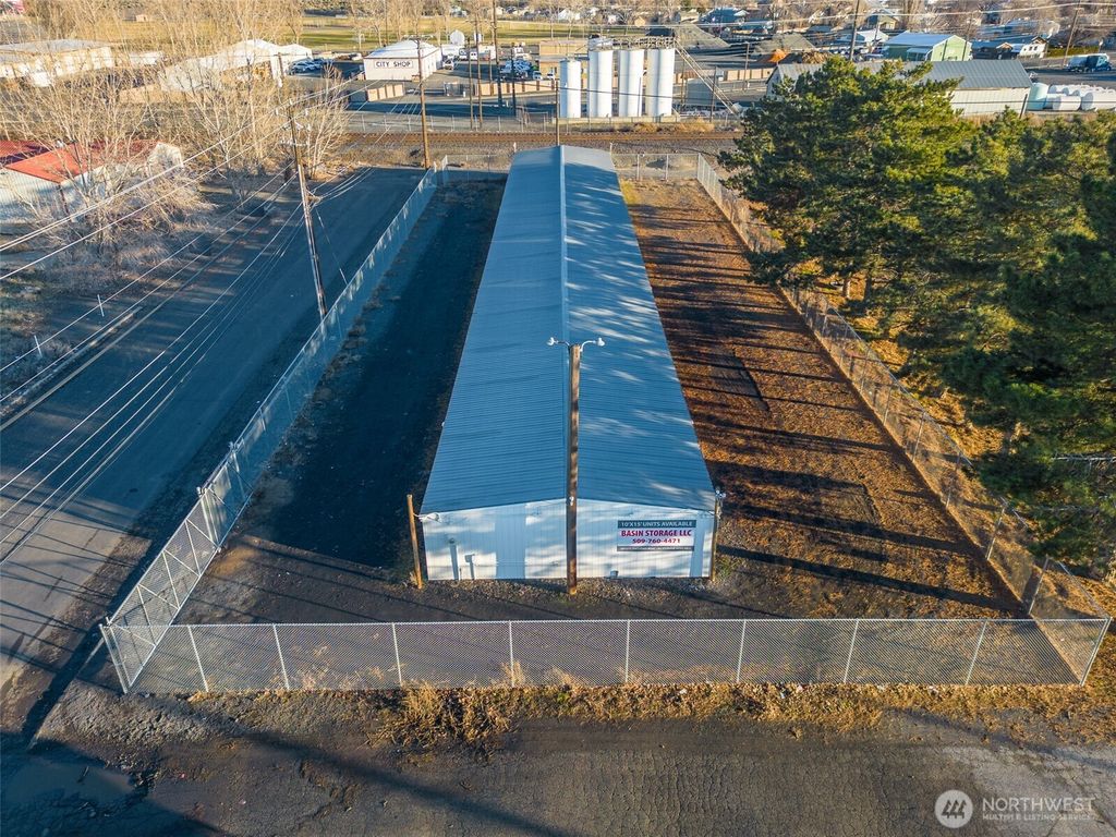 Photo of 104 9th Avenue SW, Ephrata, WA 98823 (MLS # 2470933)