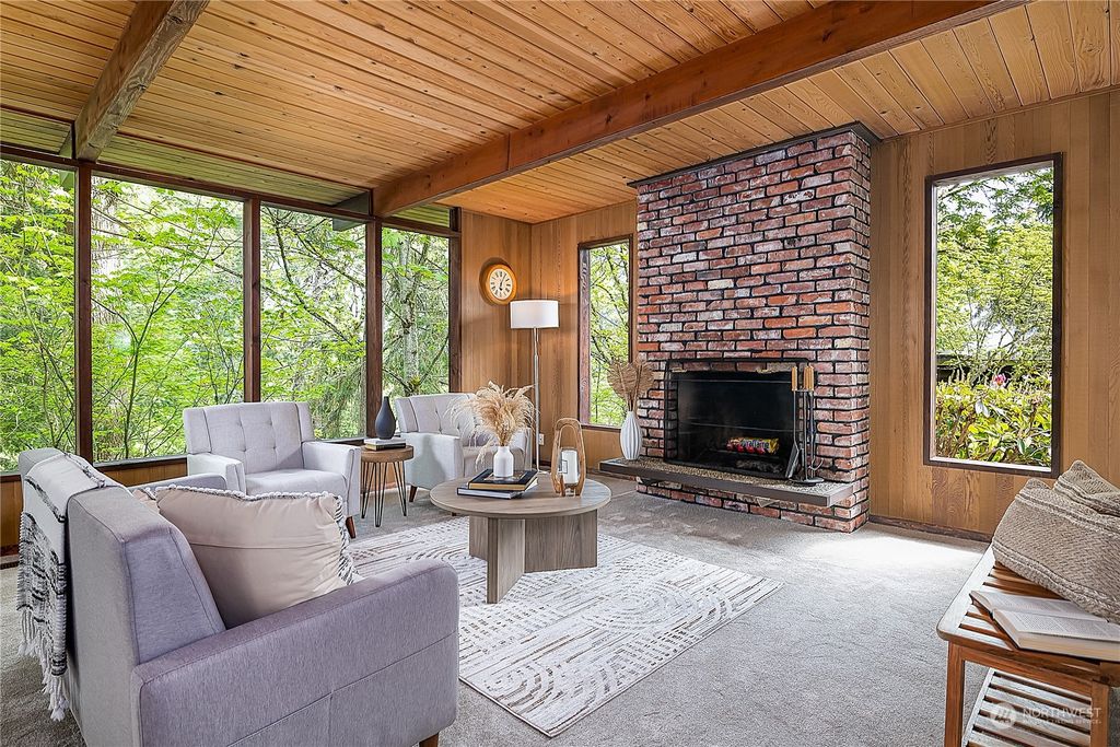 Photo of 19420 49th Place NE, Lake Forest Park, WA 98155 (MLS # 2227264)