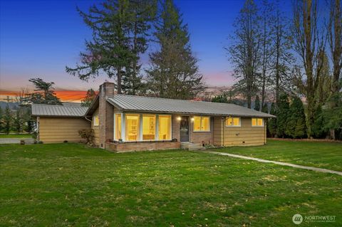 Photo of 712 3rd Street, Sultan, WA 98294 (MLS # 2455177)