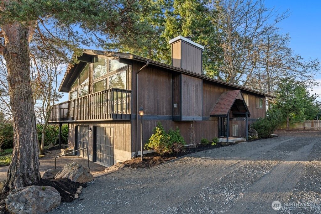 Photo of 1619 S 226th Place, Des Moines, WA 98198 (MLS # 2455993)