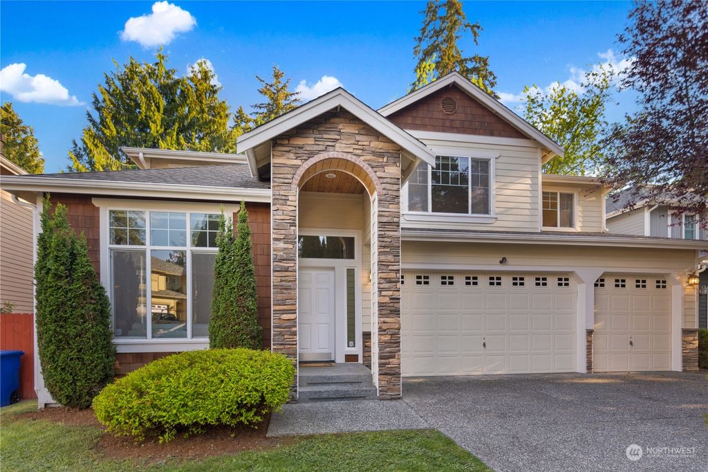 Photo of 8962 NE 148th Place, Kenmore, WA 98028 (MLS # 2069981)