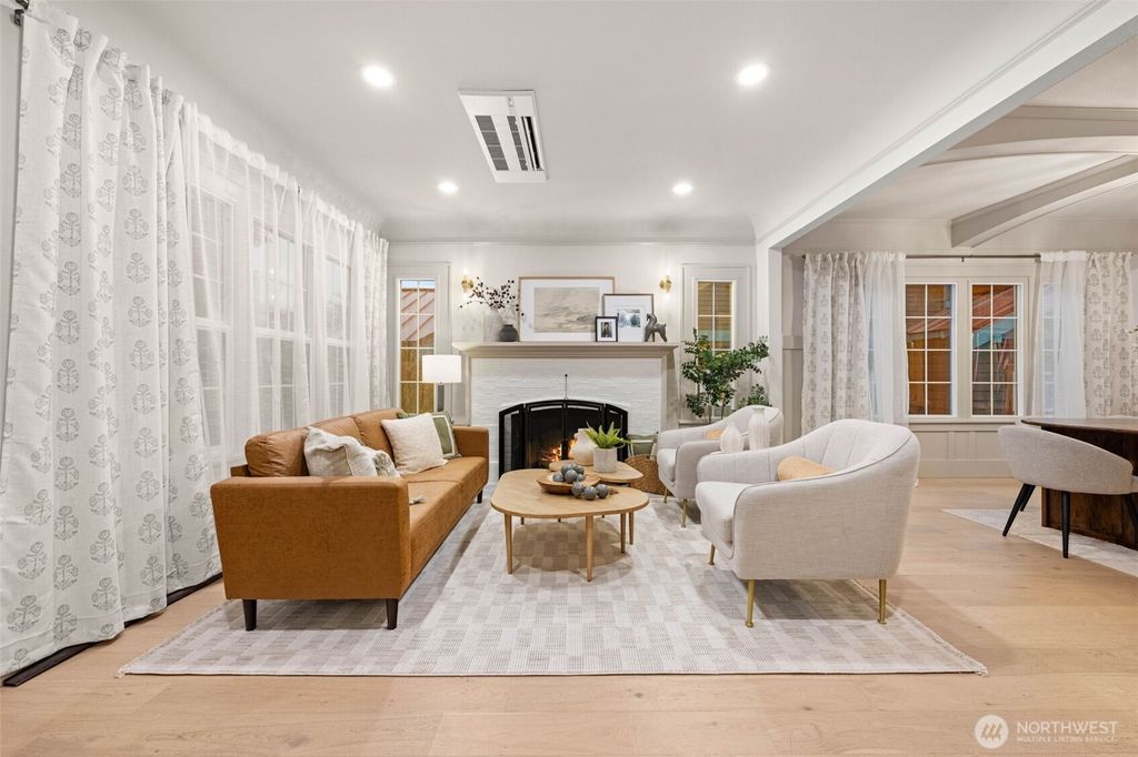 Photo of 6317 14th Avenue NE, Seattle, WA 98115 (MLS # 2453421)