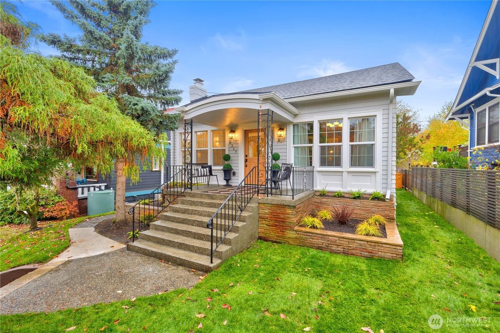 Photo of 6317 14th Avenue NE, Seattle, WA 98115 (MLS # 2453421)