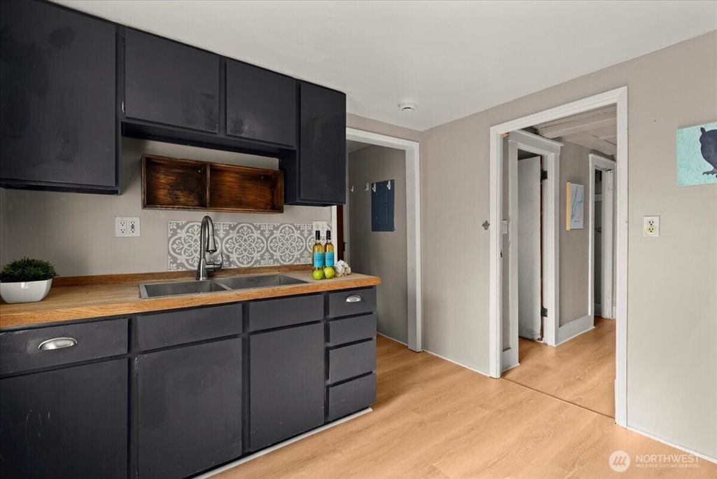listing image 9365999829952826431