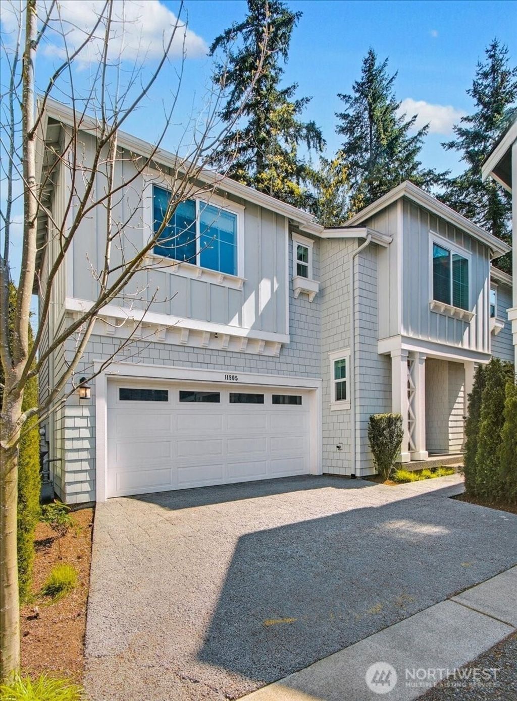 Photo of 11905 NE 70th Lane, Kirkland, WA 98033 (MLS # 2351913)