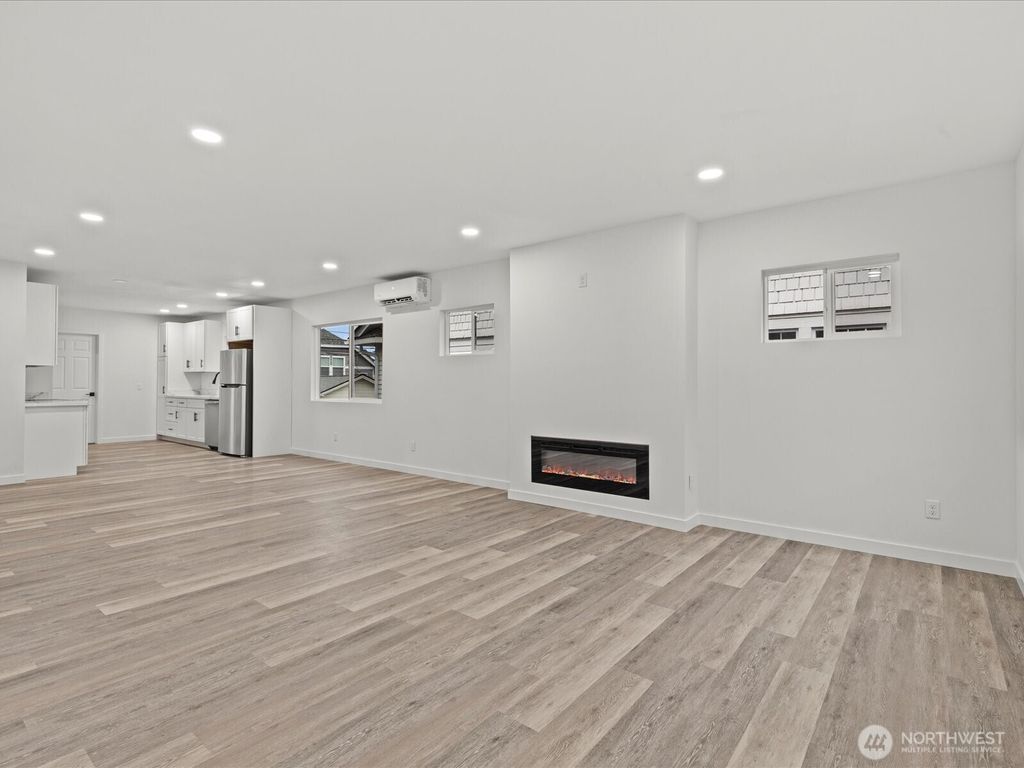 Photo of 1008 N Steele Street, Tacoma, WA 98406 (MLS # 2467131)