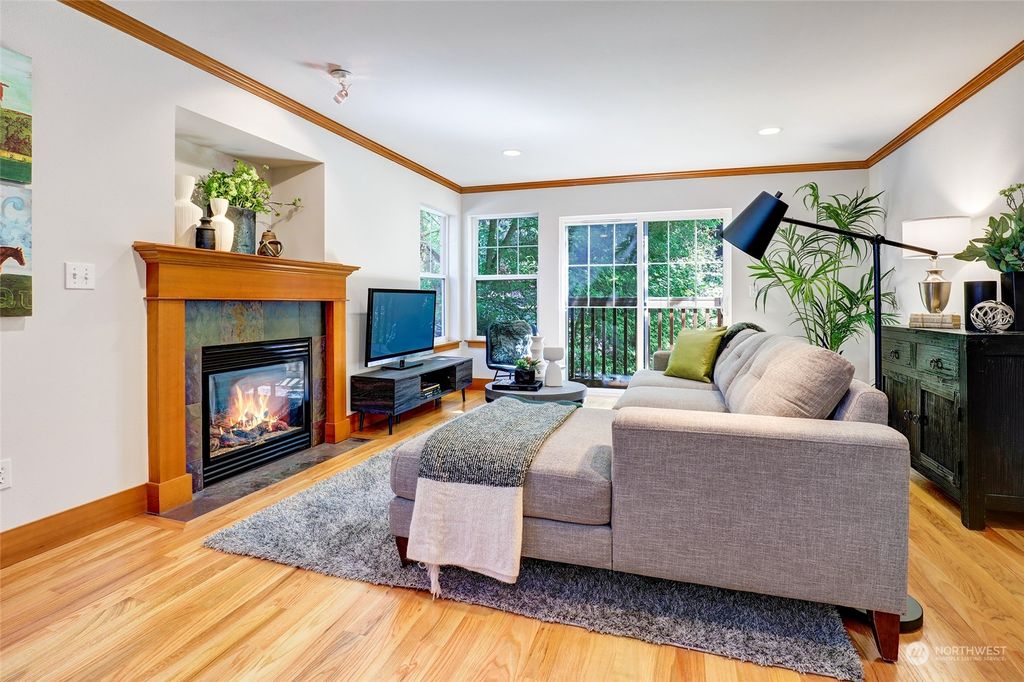 Photo of 13724 Midvale Avenue N #C, Seattle, WA 98133 (MLS # 2237070)