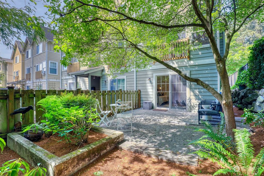 Photo of 13724 Midvale Avenue N #C, Seattle, WA 98133 (MLS # 2237070)