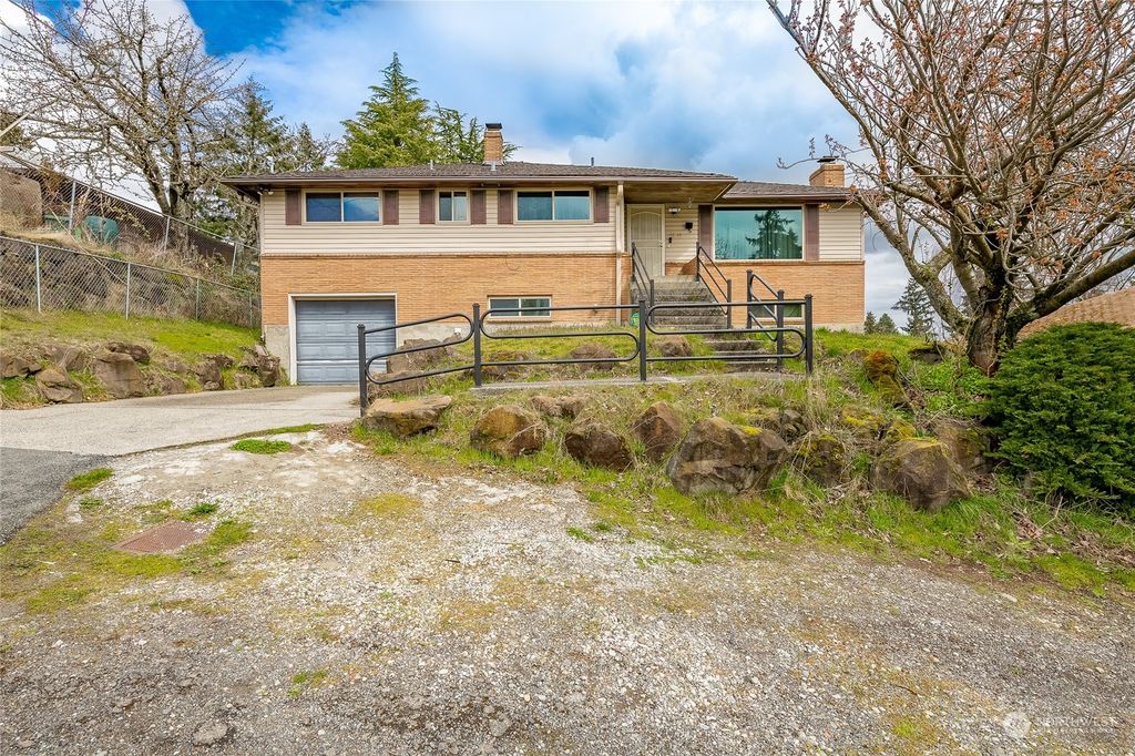 Photo of 11714 Luther Avenue S, Seattle, WA 98178 (MLS # 2052317)