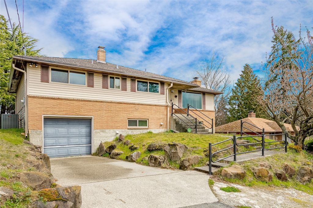 Photo of 11714 Luther Avenue S, Seattle, WA 98178 (MLS # 2052317)