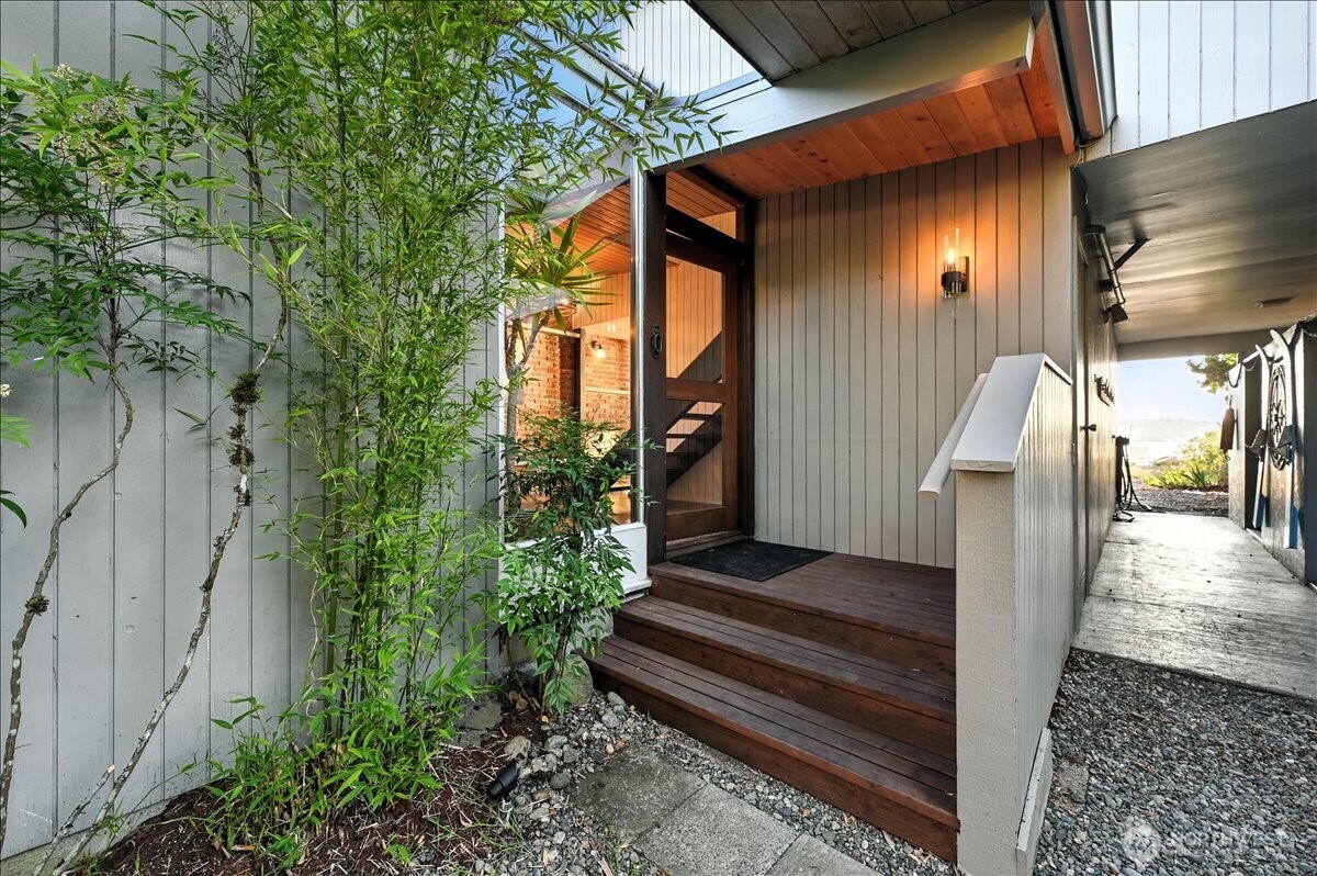 78 Point Fosdick Drive NW