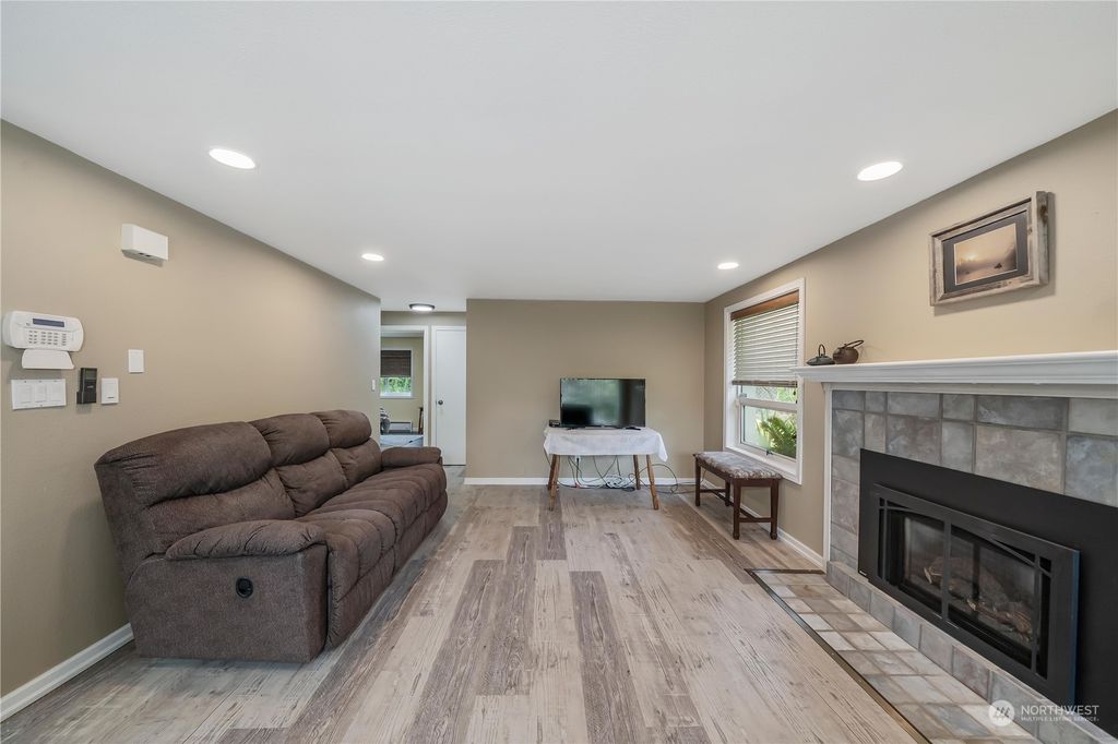 Photo of 15345 Stone Avenue N, Shoreline, WA 98133 (MLS # 1998302)