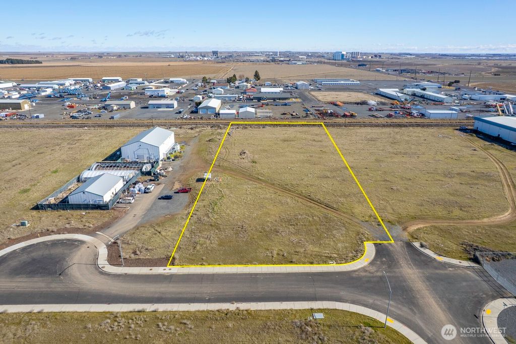 Photo of 0 Silvia Street #D, Moses Lake, WA 98837 (MLS # 2484178)