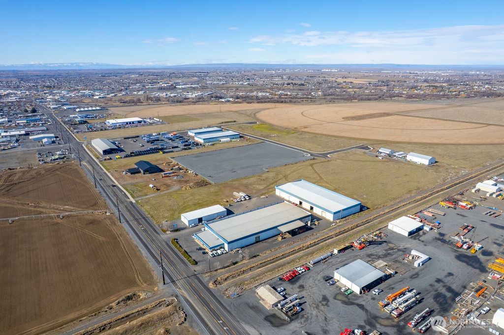 Photo of 0 Silvia Street #D, Moses Lake, WA 98837 (MLS # 2484178)