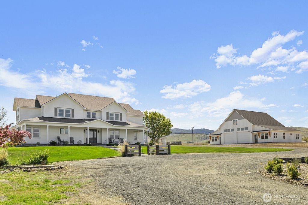 Photo of 3920 Weaver Road, Ellensburg, WA 98926 (MLS # 2518814)