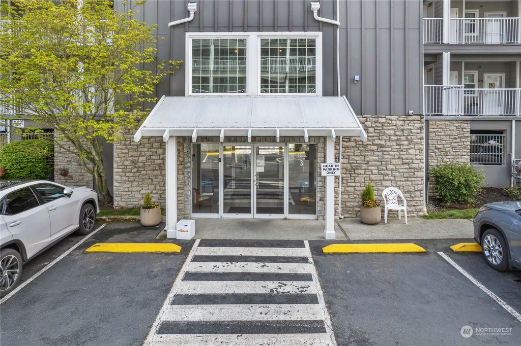 Photo of 1318 37th Street #3528, Everett, WA 98201 (MLS # 2229657)