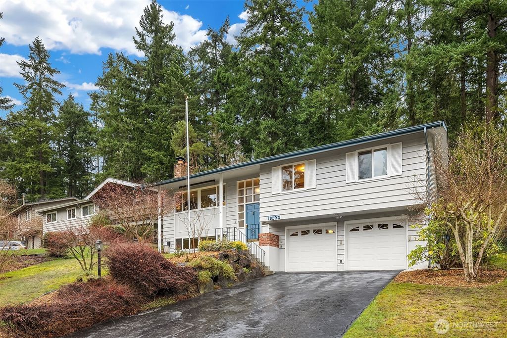 Photo of 19222 38th Place NE, Lake Forest Park, WA 98155 (MLS # 2473274)