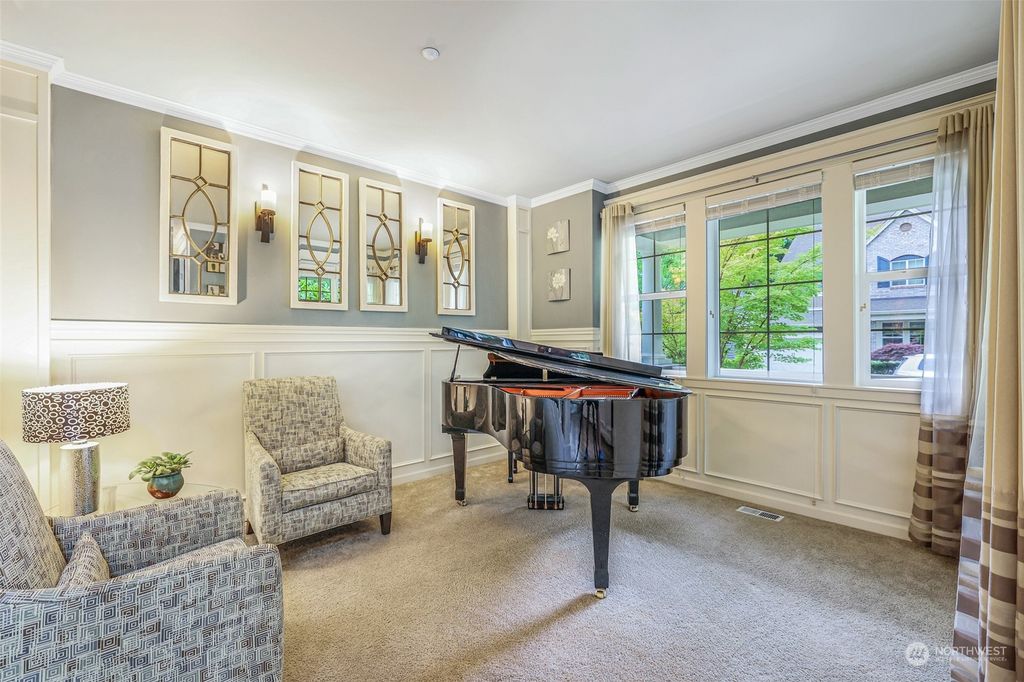 Photo of 16938 NE 118th Way, Redmond, WA 98052 (MLS # 2263474)