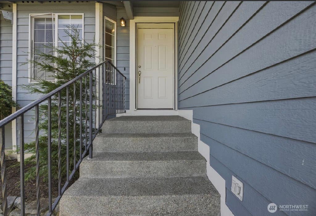Photo of 6812 145th Street Ct E, Puyallup, WA 98375 (MLS # 2533355)