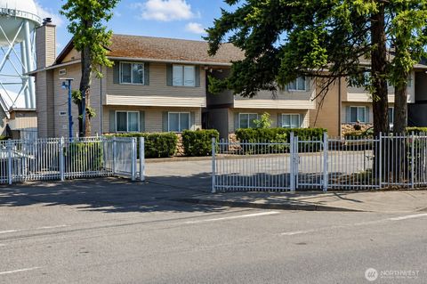 Photo of 3110 S 216th Street #D1, SeaTac, WA 98198 (MLS # 2515640)