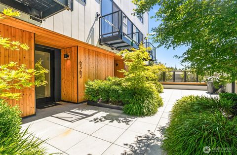 Photo of 6562 Ravenna Avenue NE, Seattle, WA 98115 (MLS # 2429763)