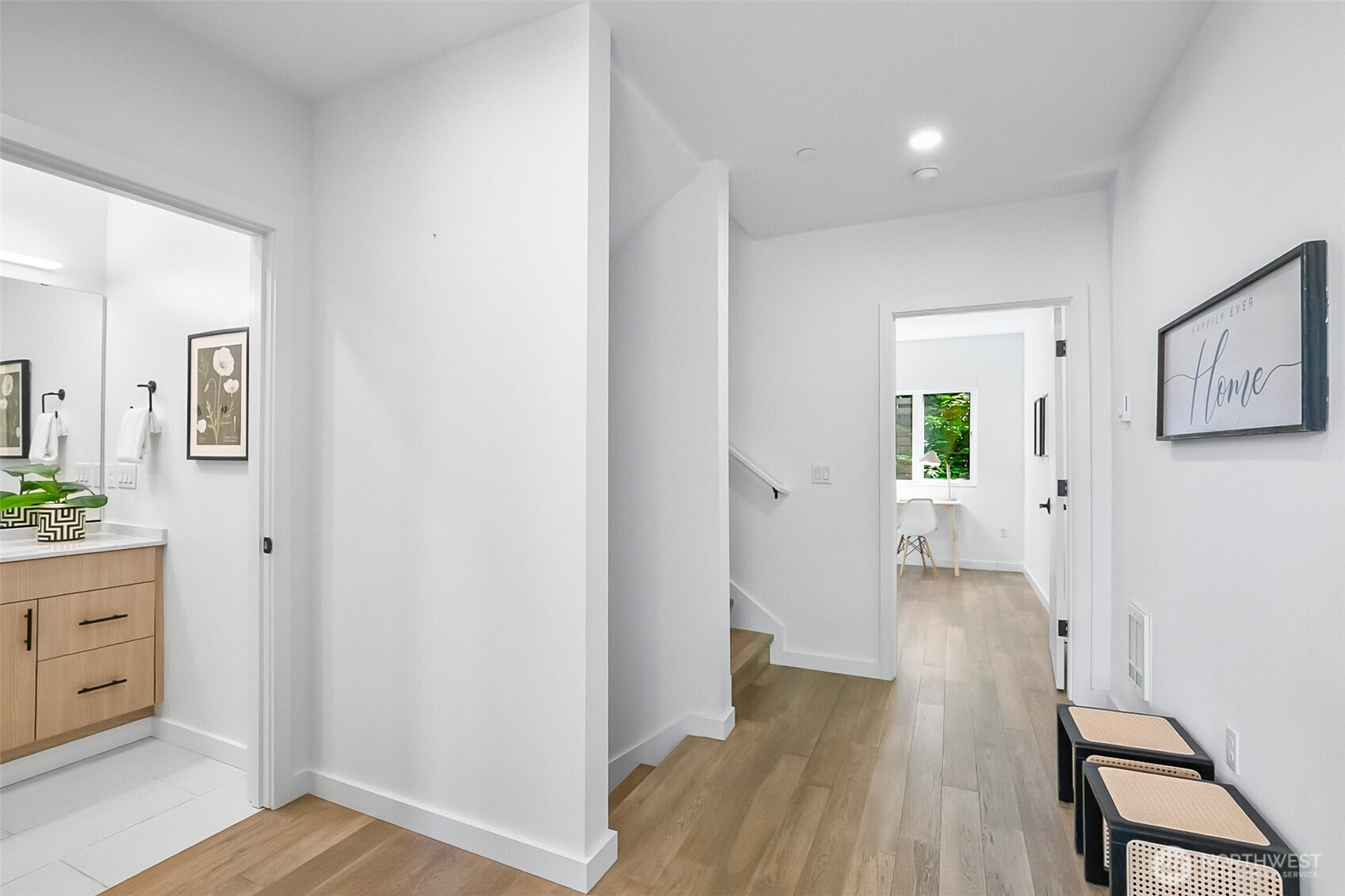 6562 Ravenna Avenue NE