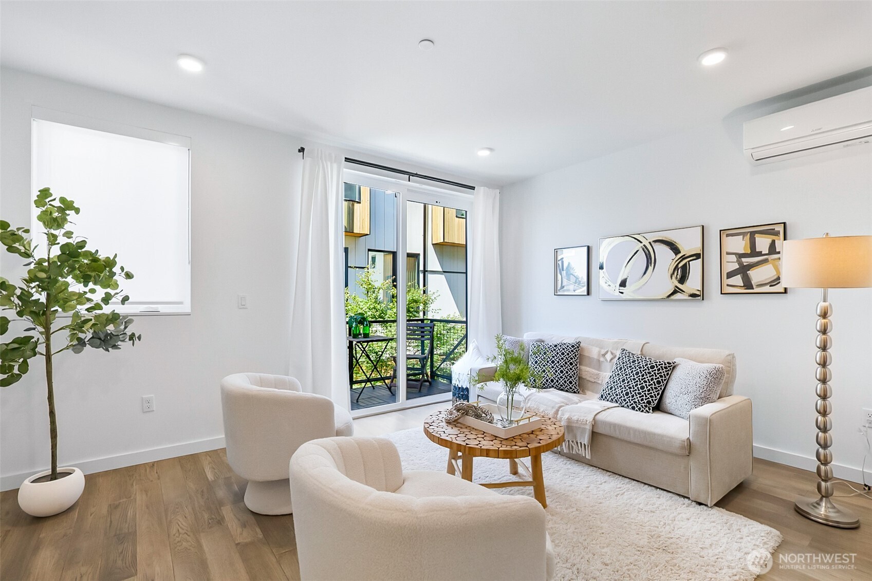 6562 Ravenna Avenue NE