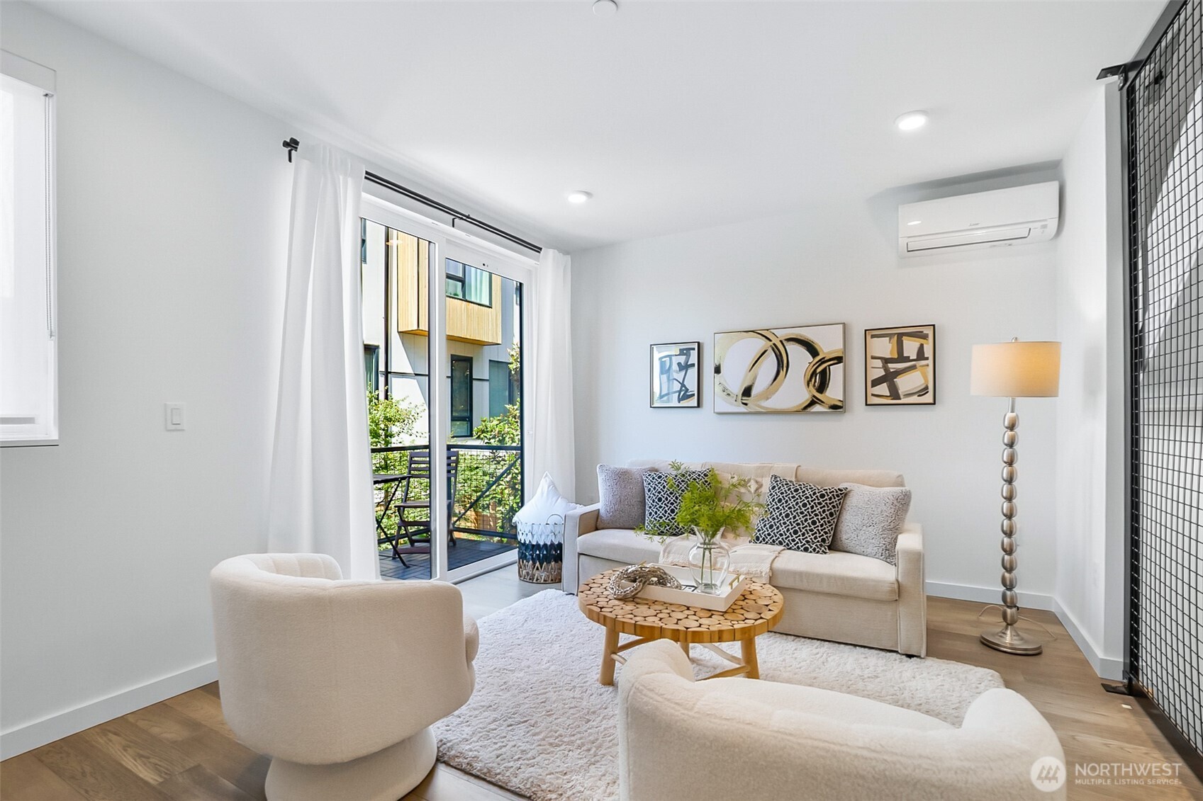 6562 Ravenna Avenue NE