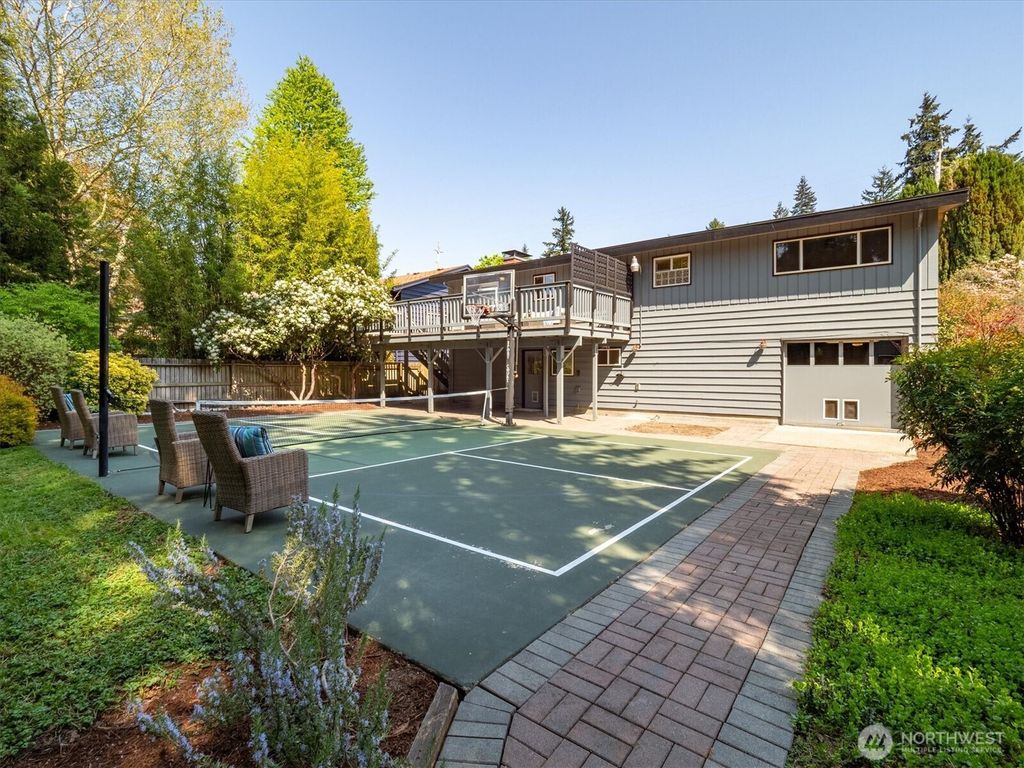 Photo of 9731 45th Avenue NE, Seattle, WA 98115 (MLS # 2360064)