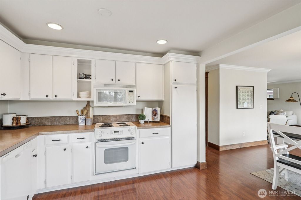 Photo of 300 N 137th Street #C, Seattle, WA 98133 (MLS # 2361055)