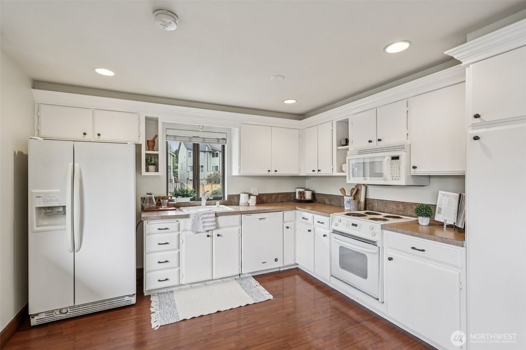 Photo of 300 N 137th Street #C, Seattle, WA 98133 (MLS # 2361055)