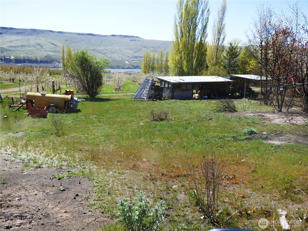 Photo of 501 Jack Wells Road, Bridgeport, WA 98813 (MLS # 2487723)