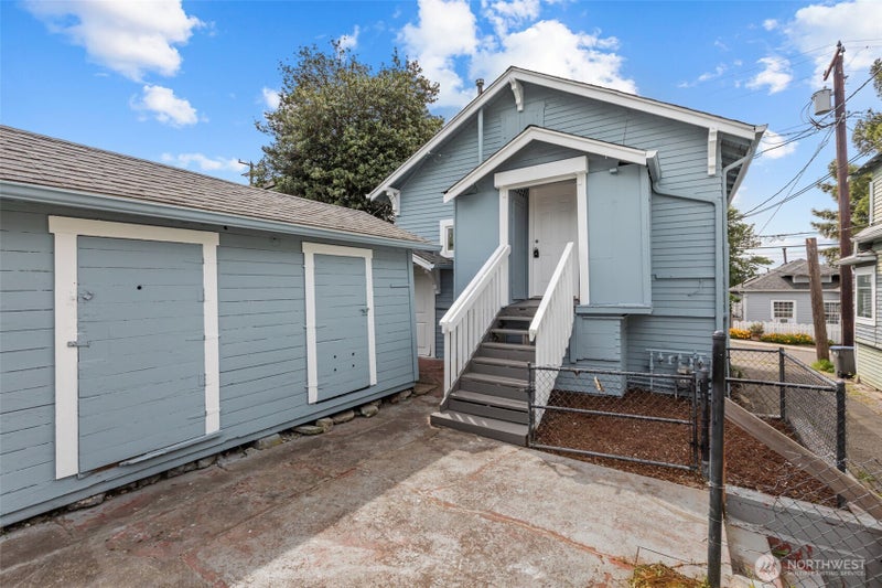 926 Pleasant Avenue