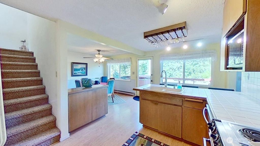 listing image 9365535161290358018