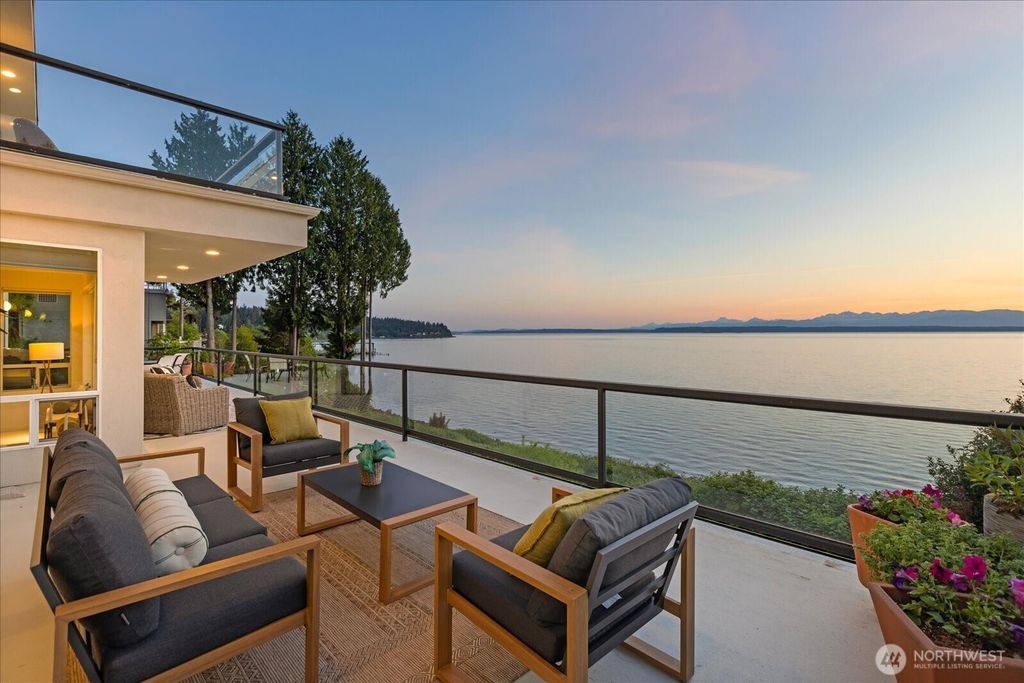 Photo of 15620 75th Place W, Edmonds, WA 98026 (MLS # 2367590)