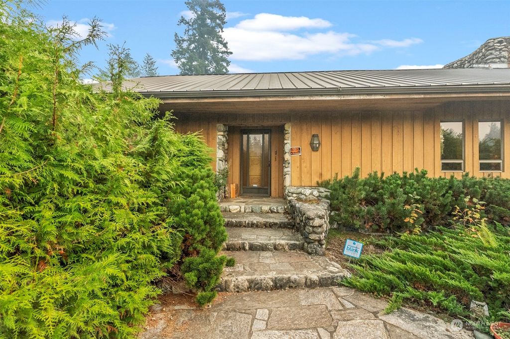 Photo of 400 Trail Street E, Darrington, WA 98241 (MLS # 2008631)