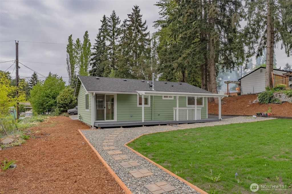 Photo of 841 SW 307th Street, Federal Way, WA 98023 (MLS # 2361238)