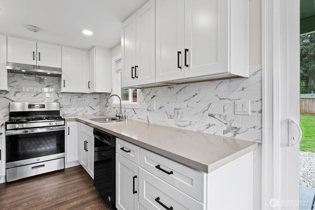 Photo of 841 SW 307th Street, Federal Way, WA 98023 (MLS # 2361238)