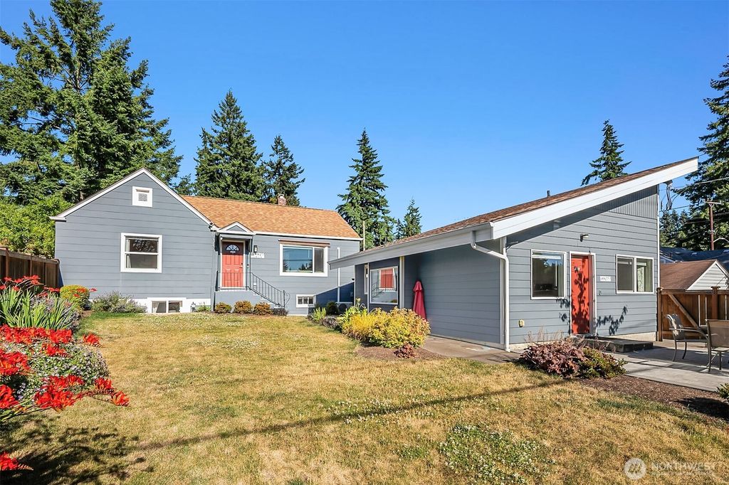 Photo of 13316 30th Avenue NE, Seattle, WA 98125 (MLS # 2400573)