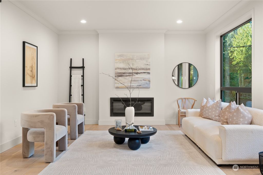 Photo of 19744 35th Avenue NE, Lake Forest Park, WA 98155 (MLS # 2328008)