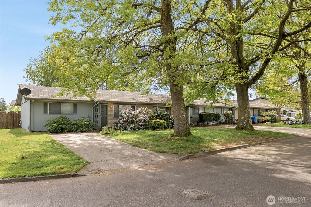 Photo of 10901 NE 7th Street, Vancouver, WA 98664 (MLS # 2510581)