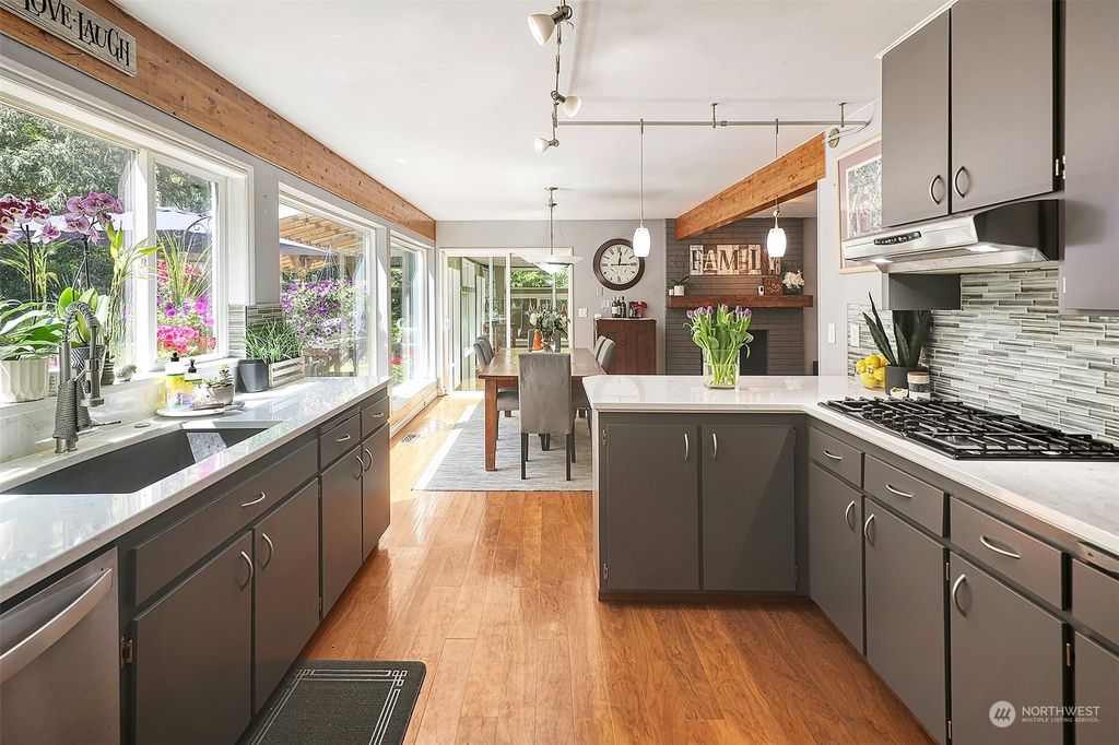 Photo of 25845 SE 154th Street, Issaquah, WA 98027 (MLS # 2127683)