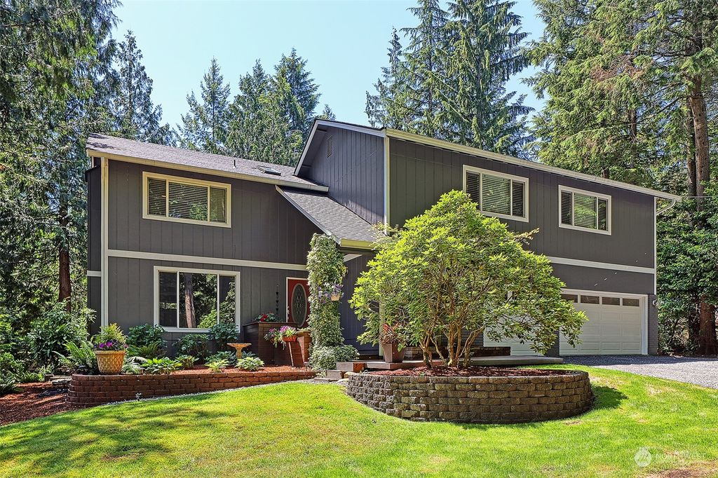 Photo of 25845 SE 154th Street, Issaquah, WA 98027 (MLS # 2127683)