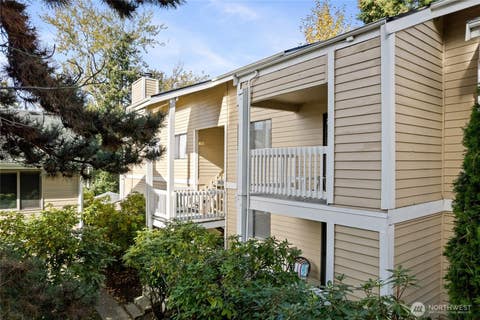 Photo of 12840 SE 40th Court #C5, Bellevue, WA 98006 (MLS # 2553156)