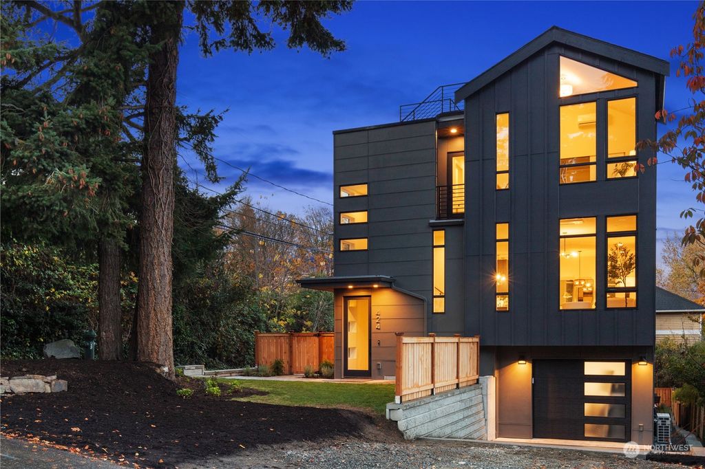 Photo of 424 W Newell Street, Seattle, WA 98119 (MLS # 2309888)