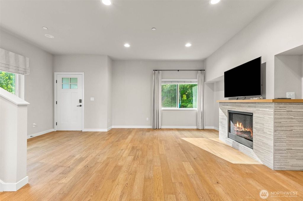 Photo of 1002 Sunrise Place SW #N4, Issaquah, WA 98027 (MLS # 2443372)