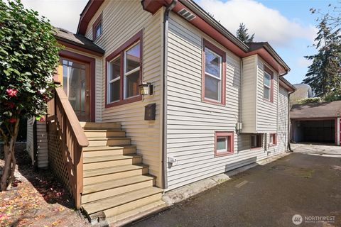 Photo of 5718 25th Avenue NE, Seattle, WA 98105 (MLS # 2409465)