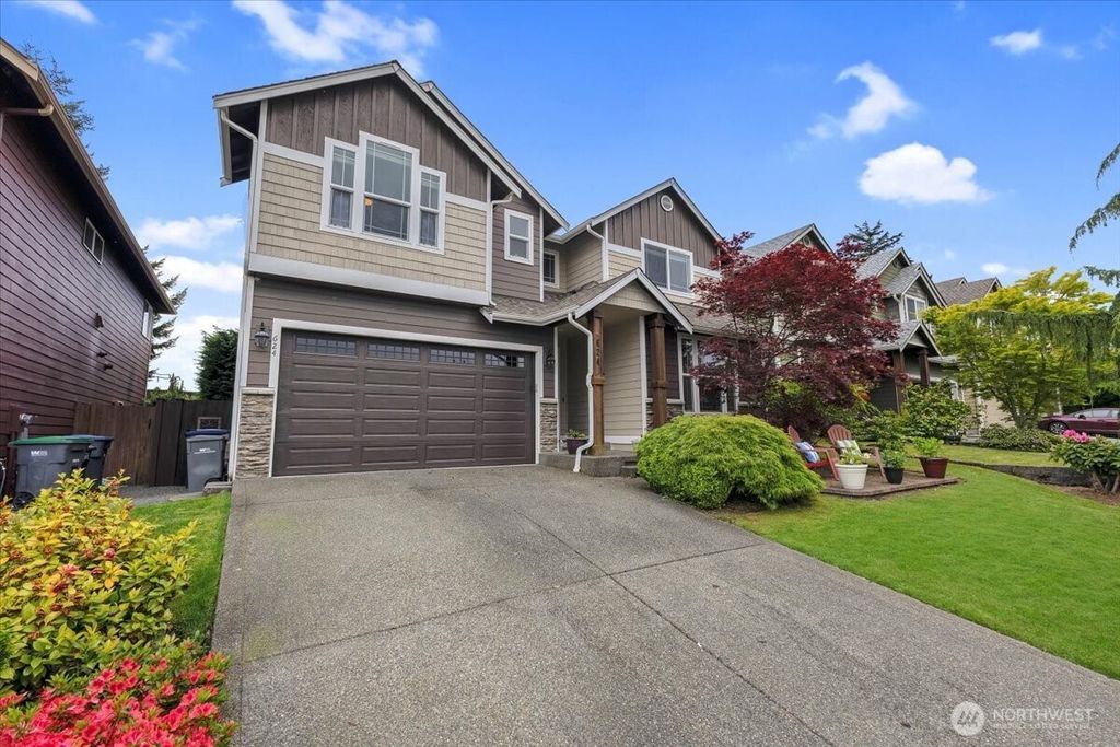Photo of 624 203rd Place SW, Lynnwood, WA 98036 (MLS # 2377875)