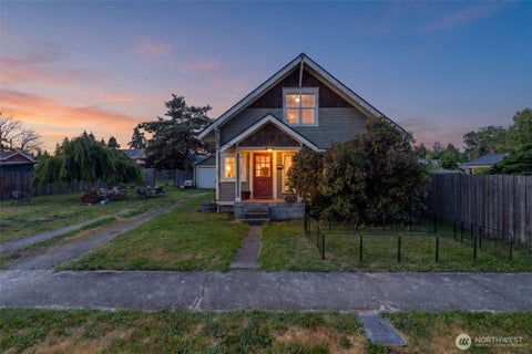 Photo of 1208 W Pear Street, Centralia, WA 98531 (MLS # 2552216)