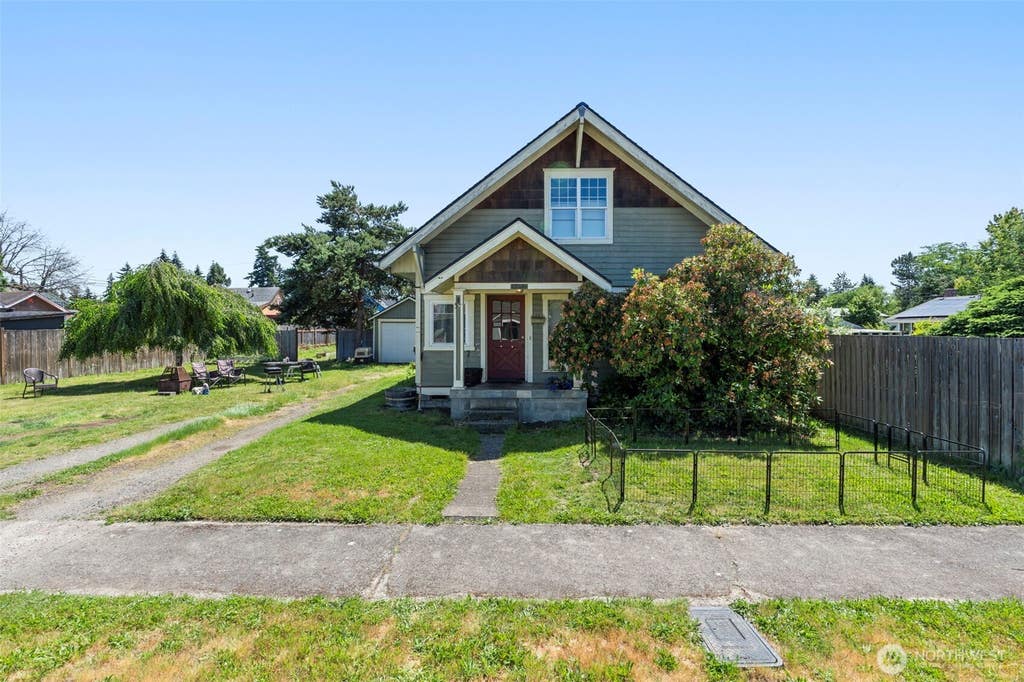 Photo of 1208 W Pear Street, Centralia, WA 98531 (MLS # 2552216)
